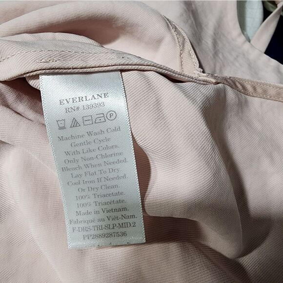 Everlane  - Picture 7 of 14